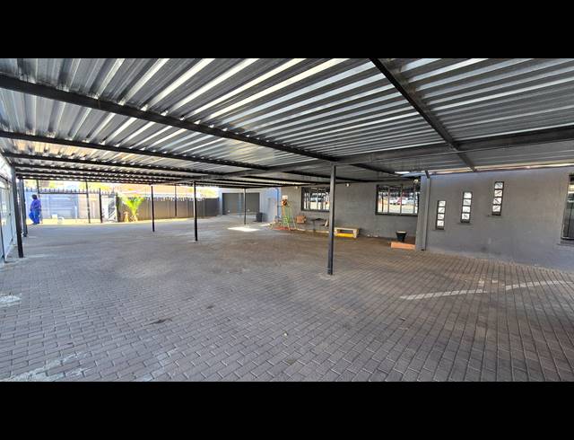 310M² OFFICE TO LET IN EASTLEIGH